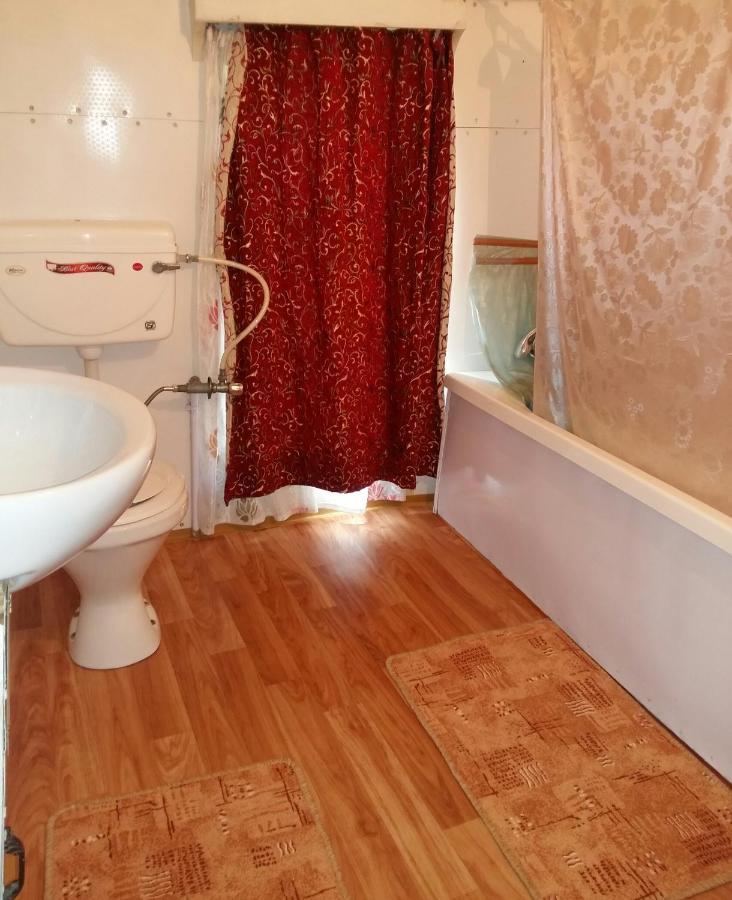 Houseboat Moon Of Kashmir Hotel Srīnagar Стая снимка