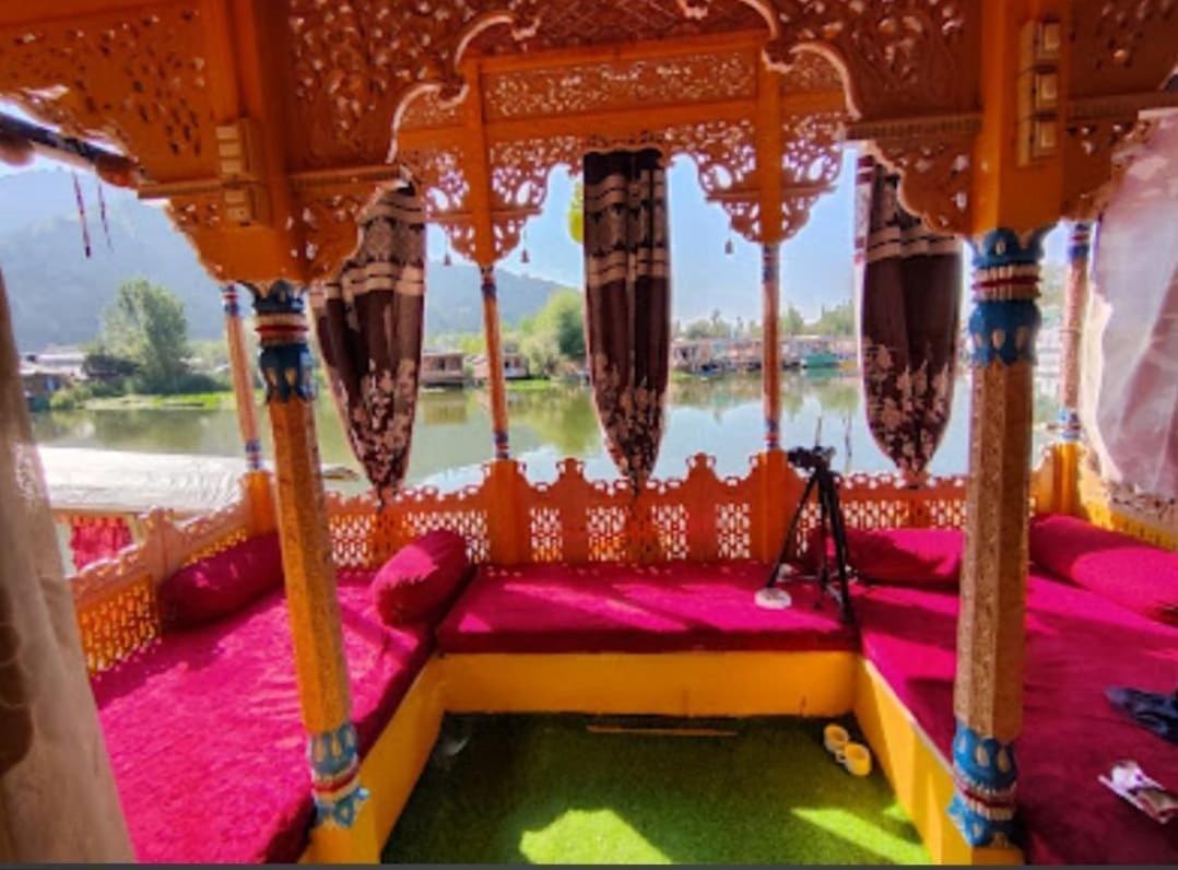 Houseboat Moon Of Kashmir Hotel Srīnagar Екстериор снимка
