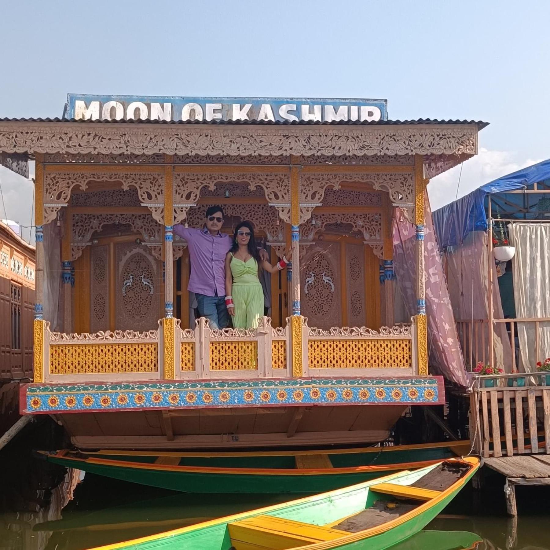 Houseboat Moon Of Kashmir Hotel Srīnagar Екстериор снимка